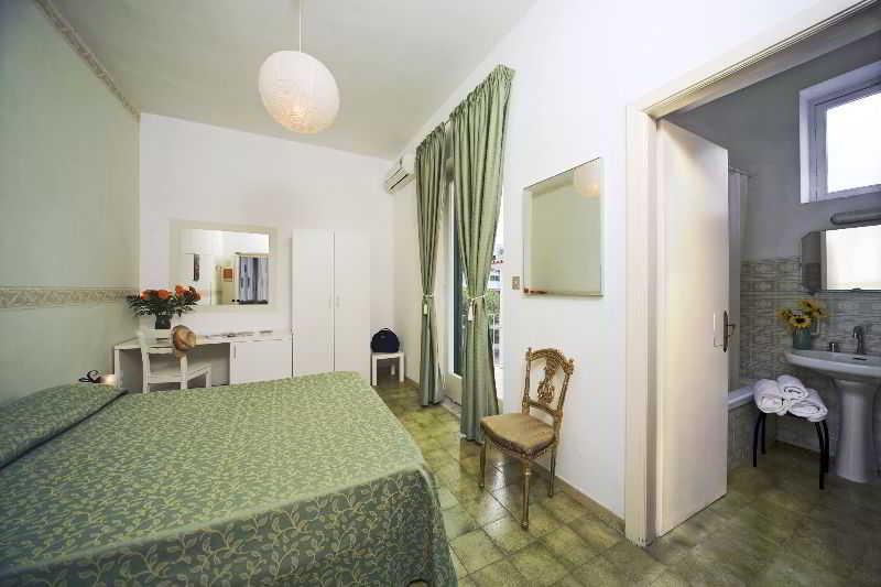 Villa Diana - Beach & Rooms Ischia Eksteriør bilde