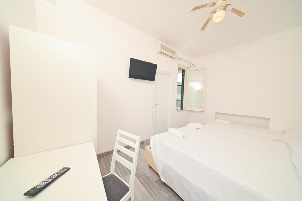 Villa Diana - Beach & Rooms Ischia Eksteriør bilde