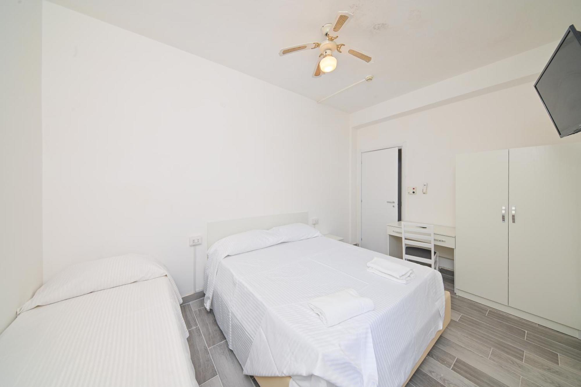 Villa Diana - Beach & Rooms Ischia Eksteriør bilde