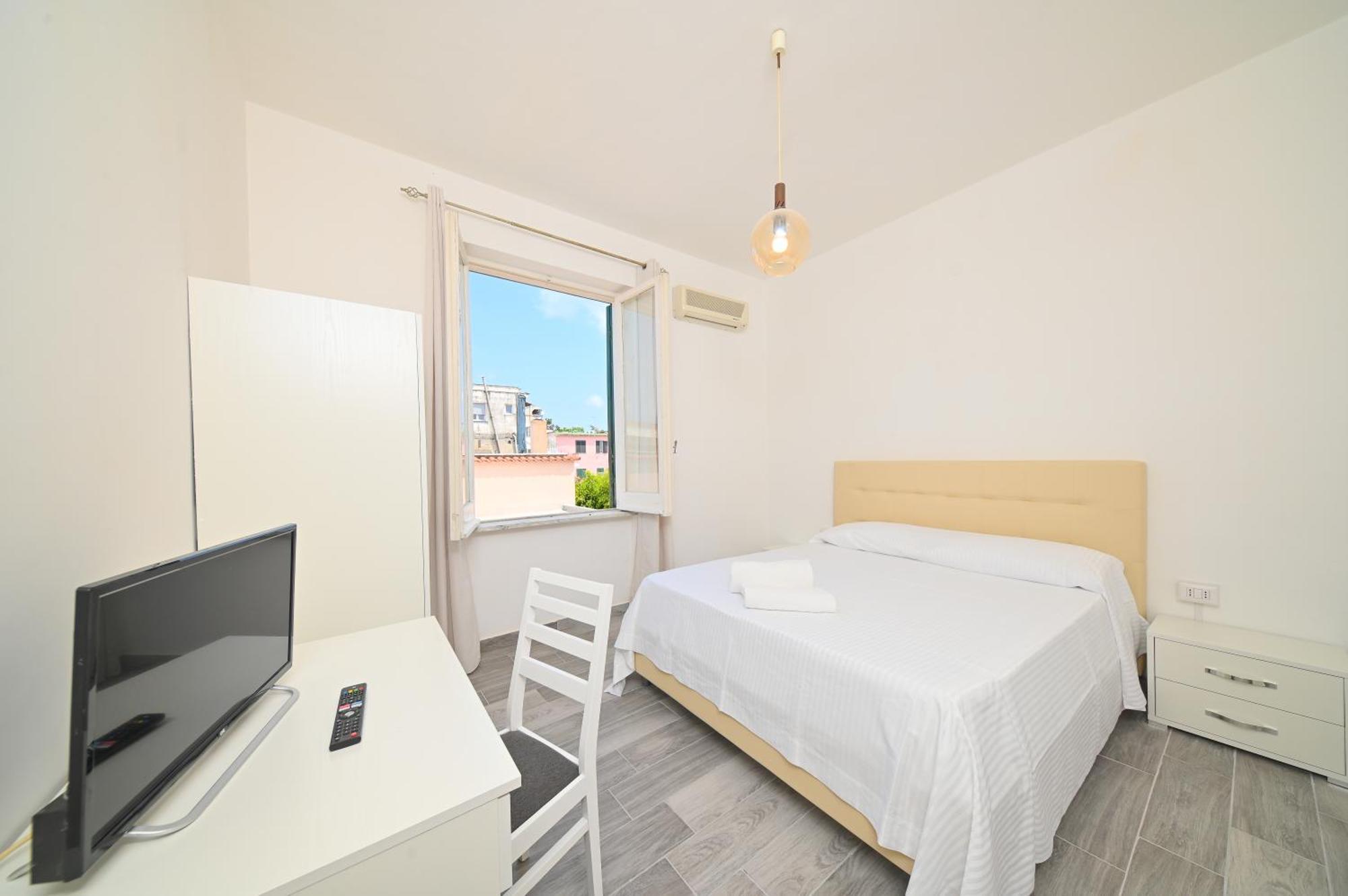 Villa Diana - Beach & Rooms Ischia Eksteriør bilde