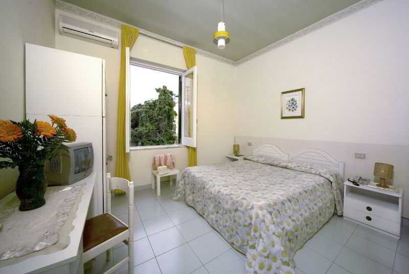 Villa Diana - Beach & Rooms Ischia Eksteriør bilde